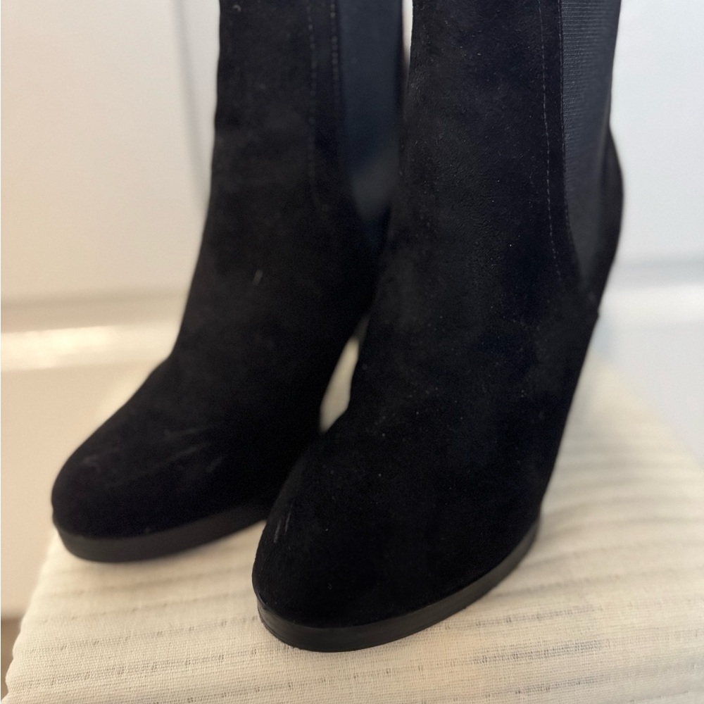 Wild Diva Black Heeled Booties Sleek Suede Design